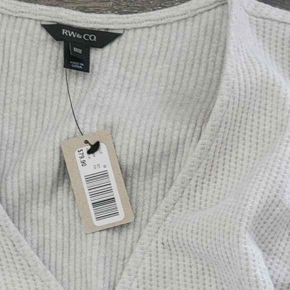 NEW RW&CO Romper Size M - Picture 4 of 4